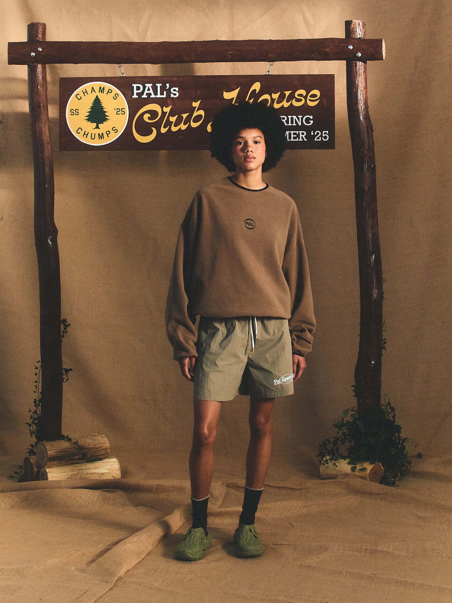 New TM Fleece Crewneck Deep Brown